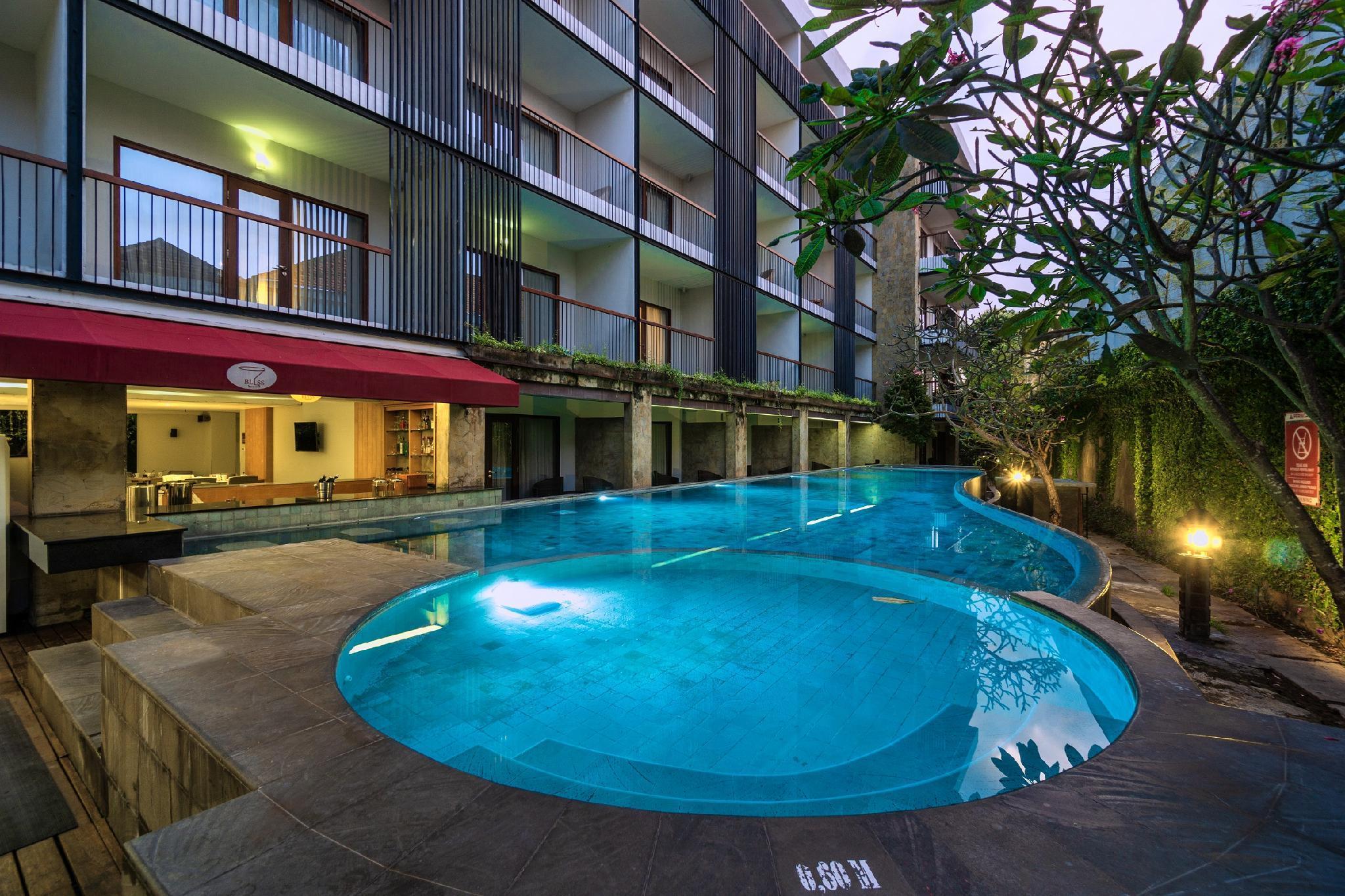 Quest Hotel Kuta By Aston Exterior photo