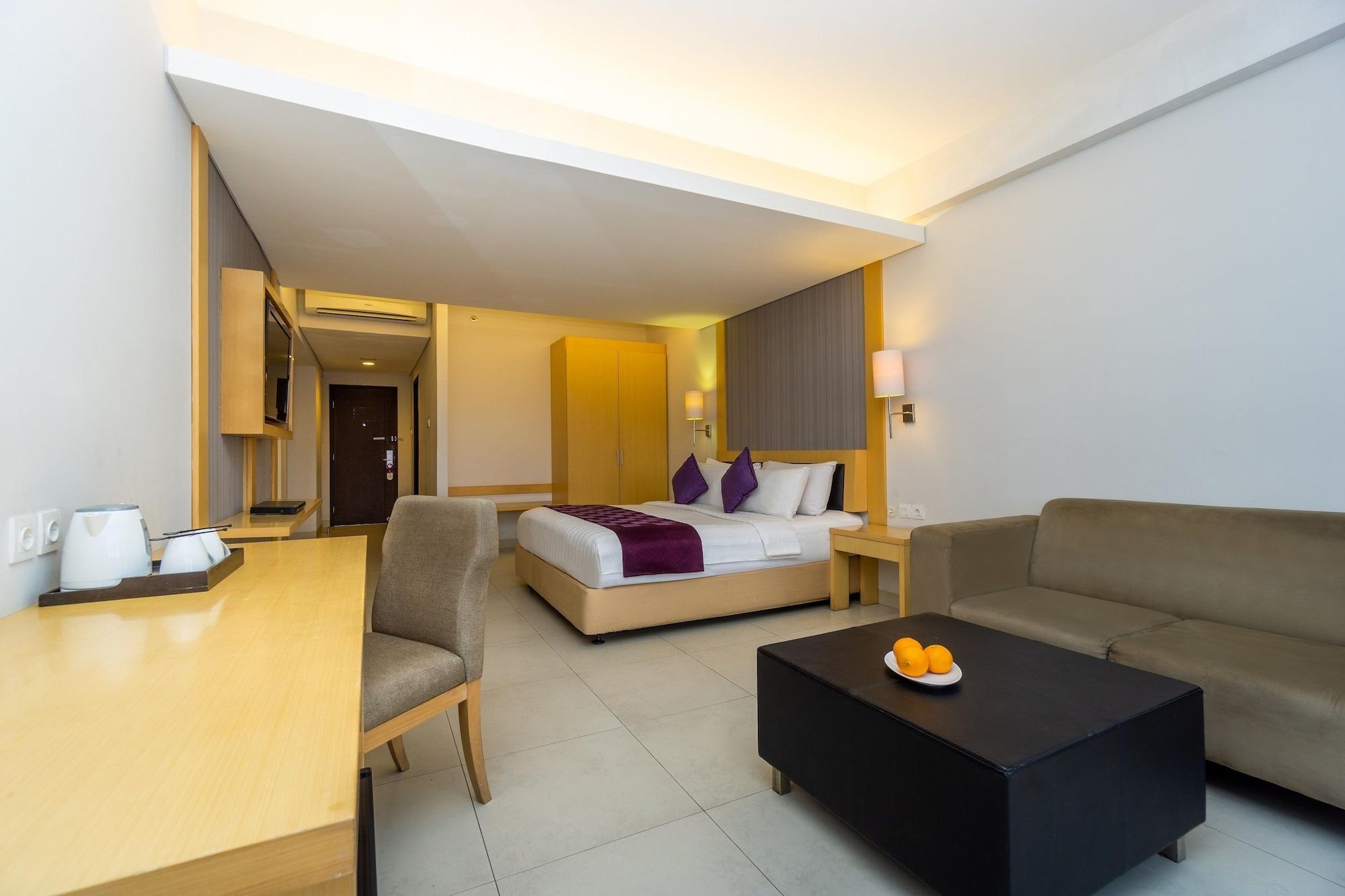Quest Hotel Kuta By Aston Exterior photo