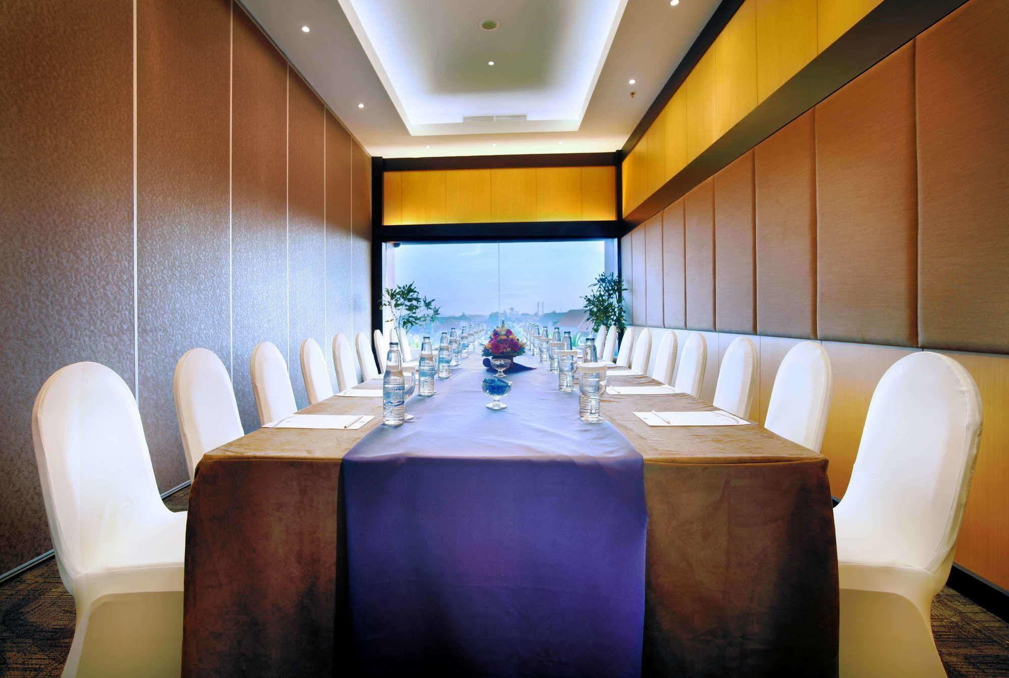 Quest Hotel Kuta By Aston Exterior photo