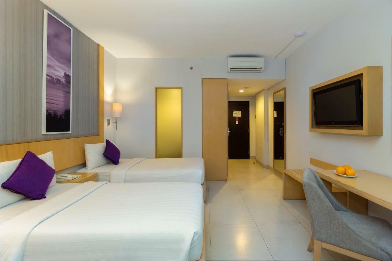 Quest Hotel Kuta By Aston Exterior photo